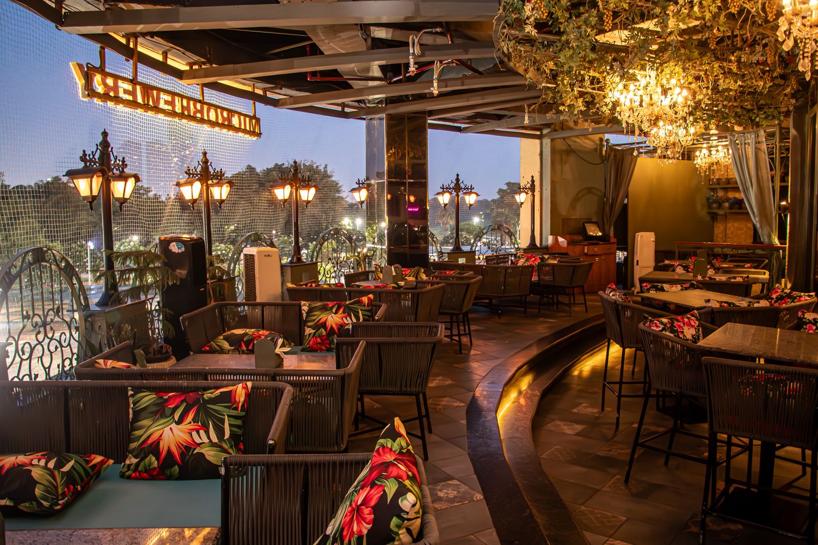 Dearie nightclub in Noida